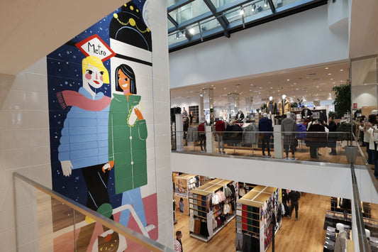 Gunter Gallery participates in the opening of the Uniqlo store in Madrid with a mural, the design of some bags and an exhibition